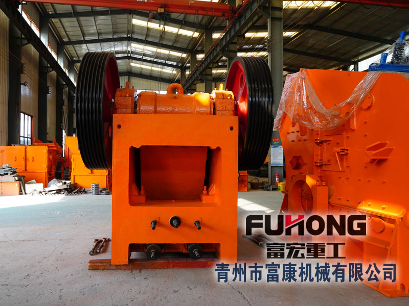 如何降低新型顎式破碎機(jī)在使用過程中的噪音問題？